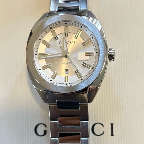 Gucci Watch With 37mm Silver Face & Silver Bracelet - Picture 2 of 10
